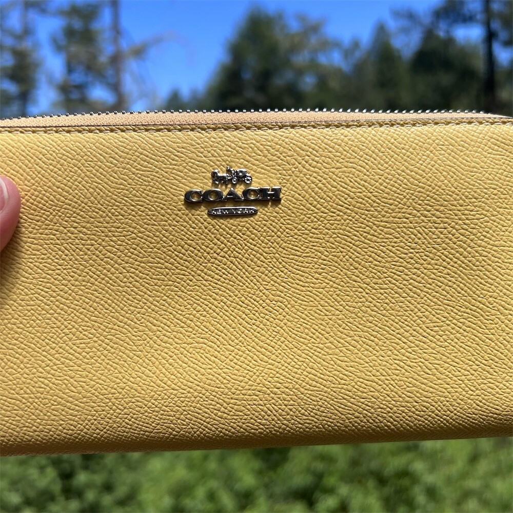COACH Long Zip-Around YELLOW Crossgrain Leather Wallet SILVER Hardware AUTHENTIC - Picture 6 of 12